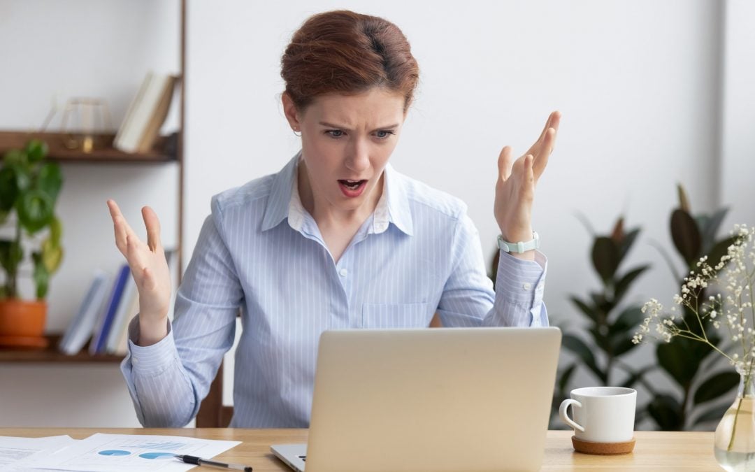 Woman needs help to Fix E-mail Contacts missing or not showing up in Outlook Address Book