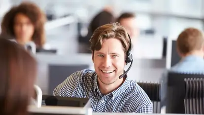remote helpdesk IT support remote helpdesk support tech specialist providing remote tech support offsite.